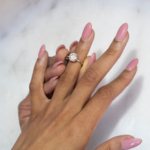 Load image into Gallery viewer, Eden Moissanite Ring